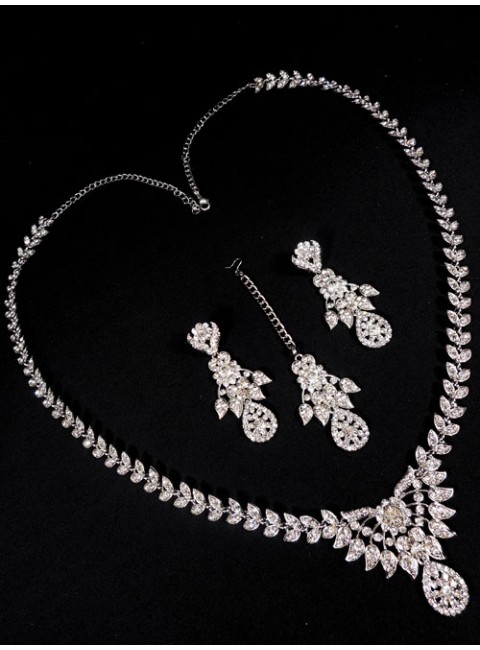 Stonestudded Jewelry Set